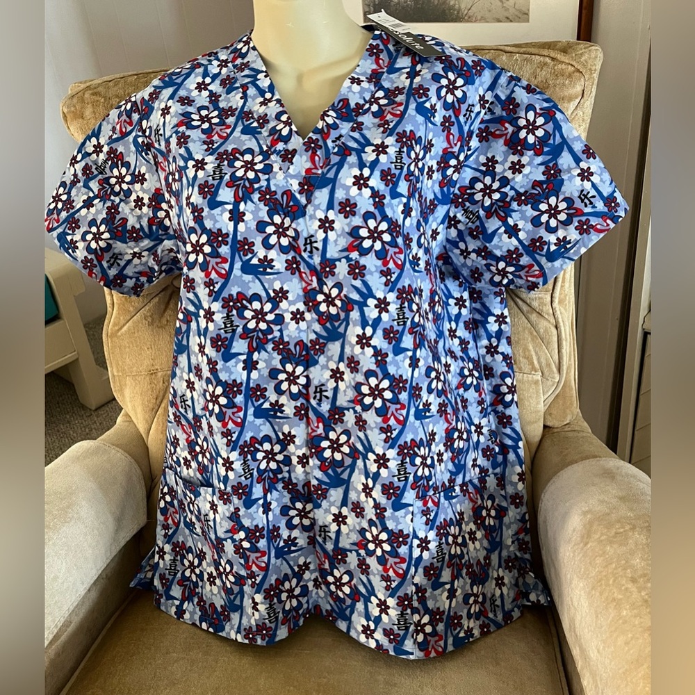Price ⬇️ New WT Absolute brand, V-neck, short sleeve woman’s Scrubbs